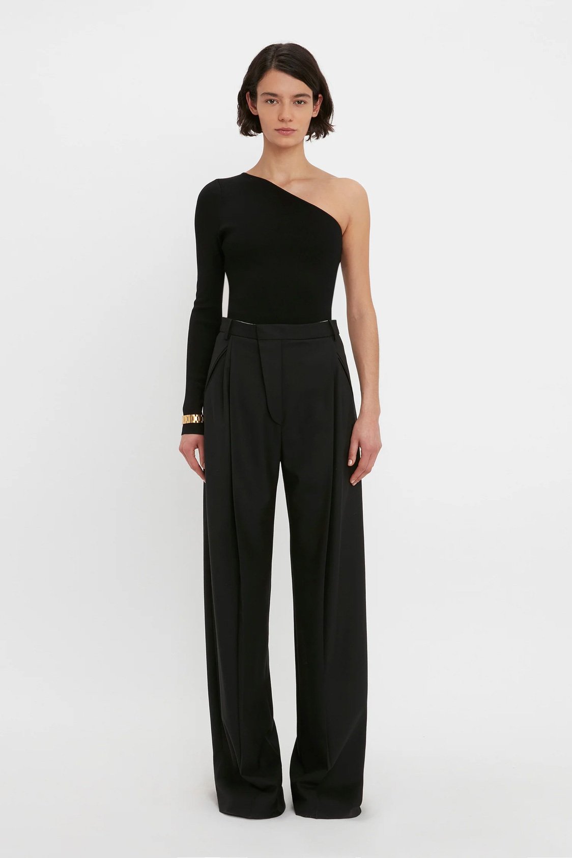 VICTORIA_BECKHAM_VB_BODY_ONE_SHOULDER_TOP_IN_BLACK_1222KTP003534A_BLACK_STYLES_MODEL_6_JPG_A_1500x